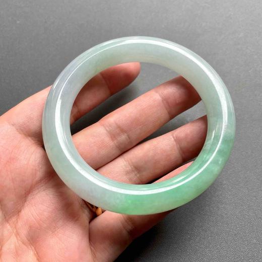 糯冰种阳绿圆条翡翠手镯55.5 55 商品图5