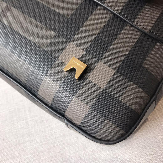 双扣男士邮差包-棕 商品图3