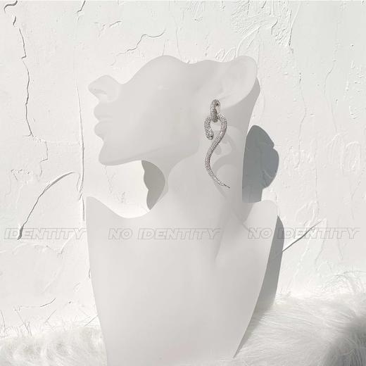 no identity独立设计未来感蛇水钻耳环 商品图3