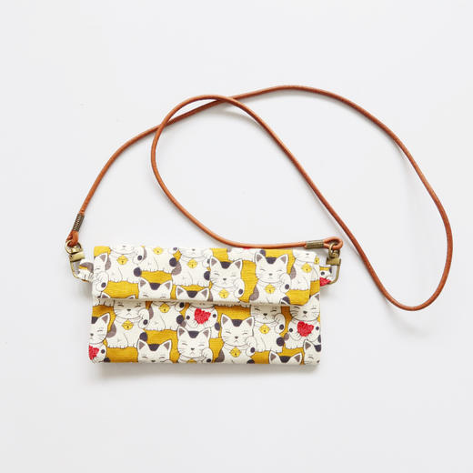 HUJI祤集Comfy斜挎包风の花招财猫猫和小鱼 商品图1