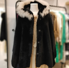 Thyren   狐狸毛罩真正的野马斗篷JPY带授权招加盟代理