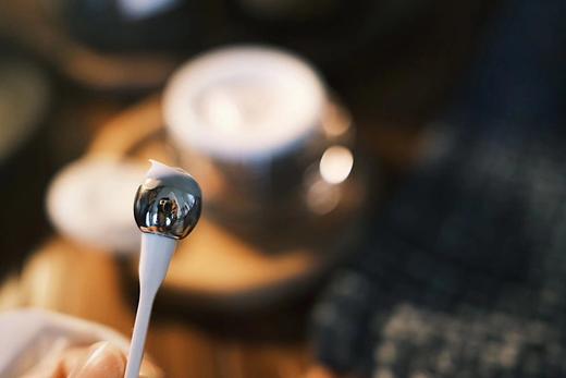 日本Luara眼霜 淡化细纹黑眼圈消浮肿紧致抗衰15ml 商品图2