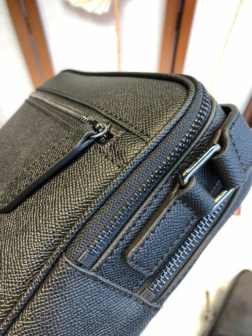 B家经典男士单肩包 商品图4