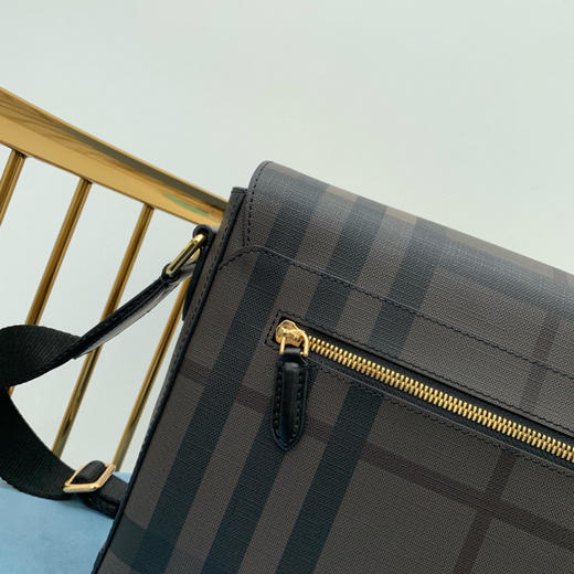 烟熏格纹男士邮差包 商品图3