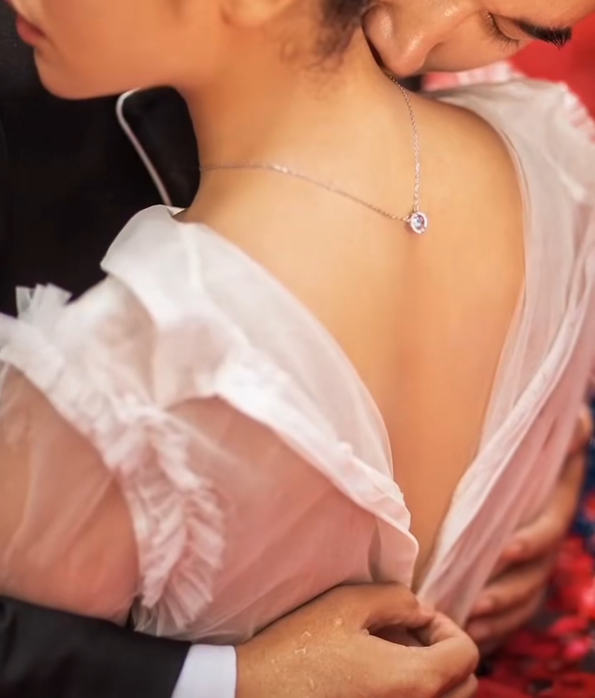 实物很亮，AWISH COLLECTION施华洛世奇水钻 跳动的心 项链套装