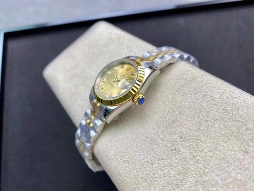 N劳力士女装日志型28㎜日志型。女装日志型的蚝式表壳是坚固优雅、完美比例的典范。采用316L不锈钢来锻造不锈钢腕表表壳 商品图5