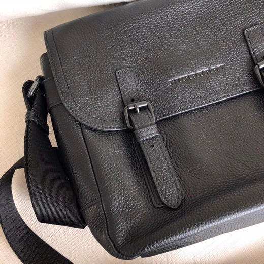 最新男士斜背包 商品图1