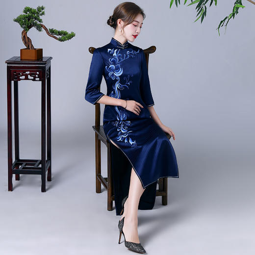 JQY-XZ20-126金齐奕蓝色醋酸手工旗袍 商品图0