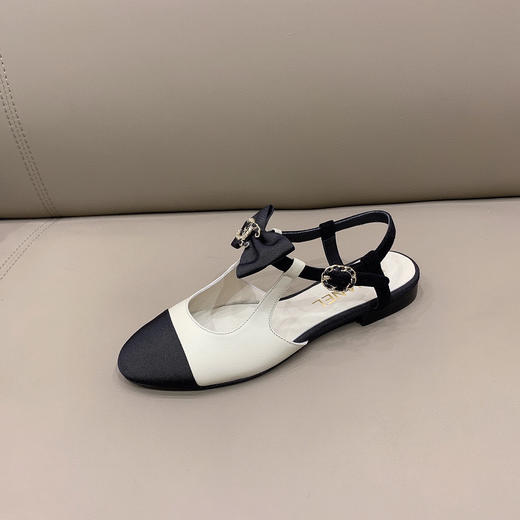 Chane*专柜最新款蝴蝶结凉鞋
平底3色 商品图6