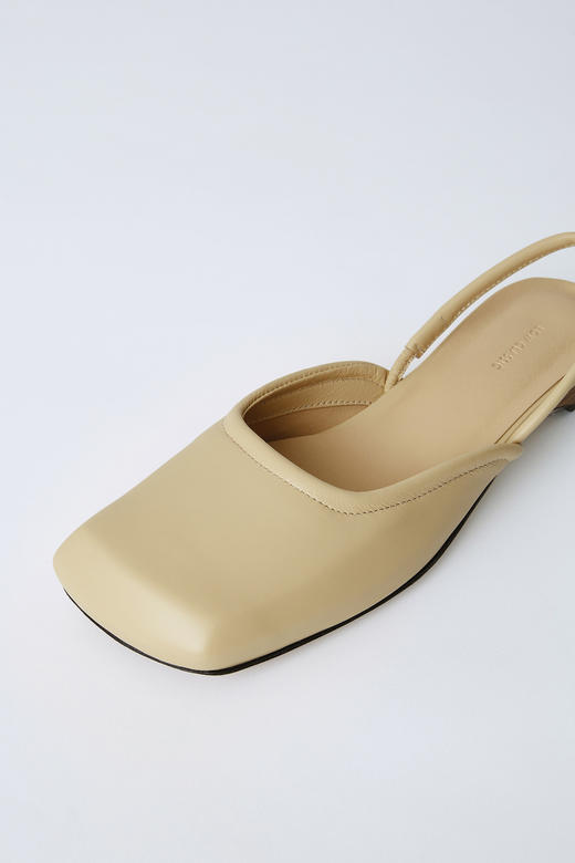 LOW CLASSIC  奶油黄/黑色方头露跟鞋 商品图10