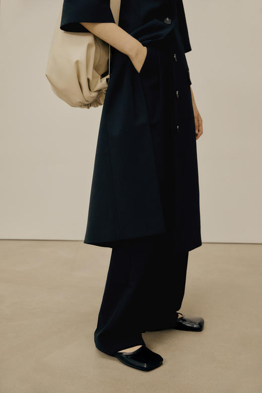 LOW CLASSIC  奶油黄/黑色方头露跟鞋 商品图1