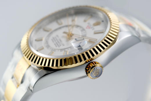 劳力士Rolex Sky-Dweller 纵航者型 天行者
【表壳】表盘尺寸42mm 商品图4