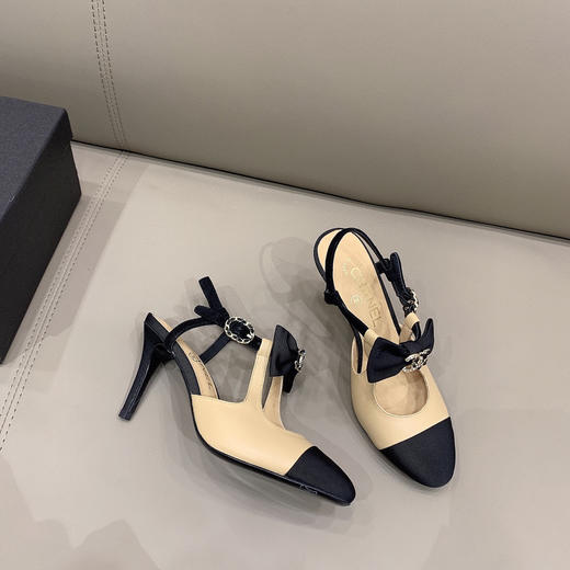 Chane*专柜最新款蝴蝶结凉鞋
高跟3色 商品图3