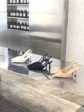 小香家 真丝手工串珠后空单鞋