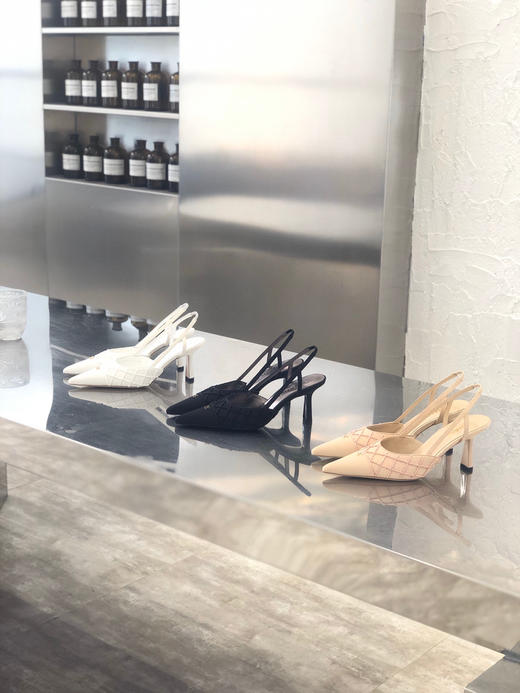 小香家 真丝手工串珠后空单鞋 商品图0