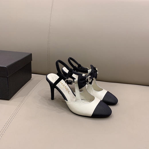Chane*专柜最新款蝴蝶结凉鞋
高跟3色 商品图4