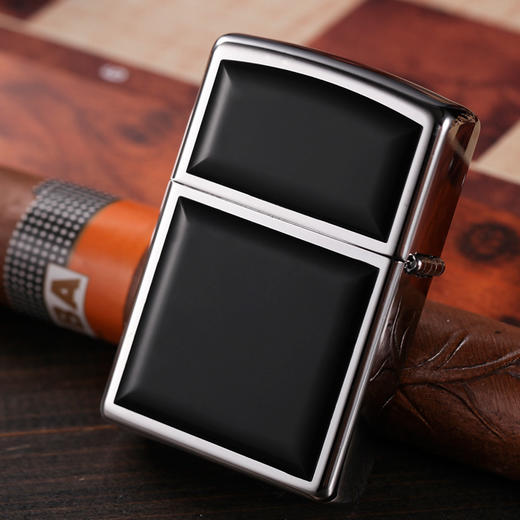 芝宝打火机（黑雅士镜面镀铭徽章）356 商品图1