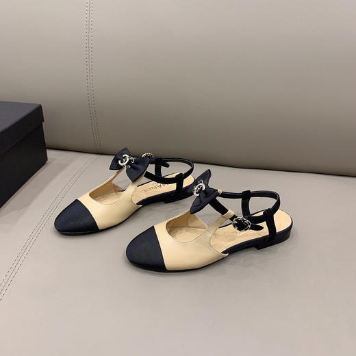 Chane*专柜最新款蝴蝶结凉鞋
平底3色 商品图3