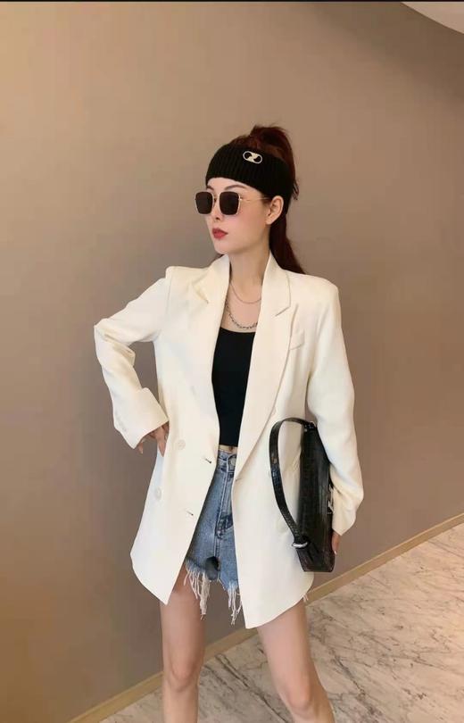 精典蓝月 品类:休闲西服 商品图1