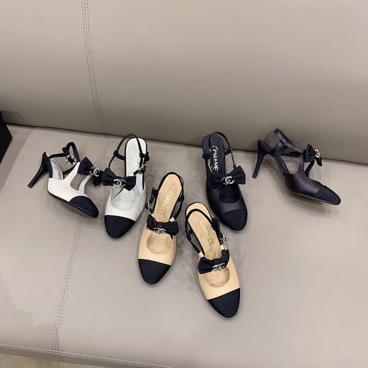 Chane*专柜最新款蝴蝶结凉鞋
高跟3色 商品图0