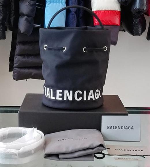 奥莱Balenciaga 20FW WHEEL XS抽绳水桶包黑色619458 H852N 1000JPY带授权招加盟代理 商品图0