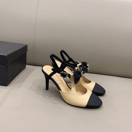 Chane*专柜最新款蝴蝶结凉鞋
高跟3色 商品图1