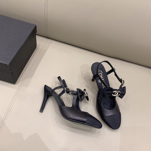 Chane*专柜最新款蝴蝶结凉鞋
高跟3色 商品图7