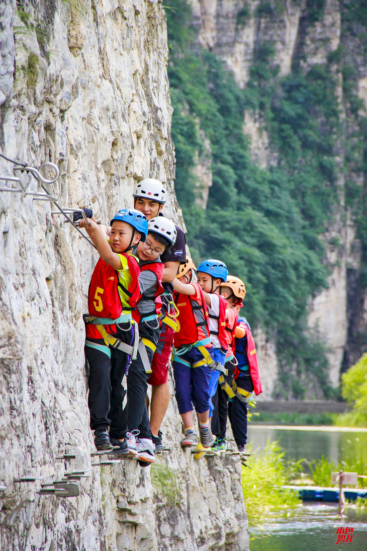 【清明假期】飞檐走壁丨飞拉达攀岩,小勇士的高空挑战!