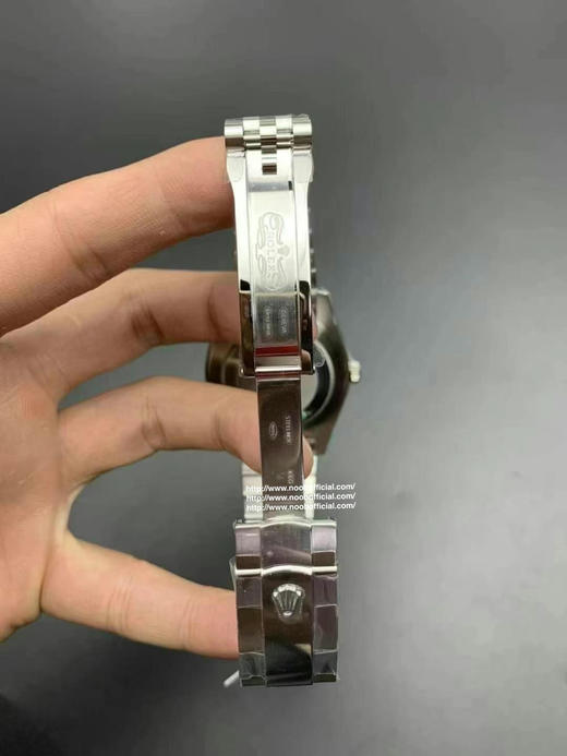 VS版本劳力士日志蓝面少量到货，接受预订。搭载全新3235机芯，72小时动能储存。没错，72小时。 商品图2