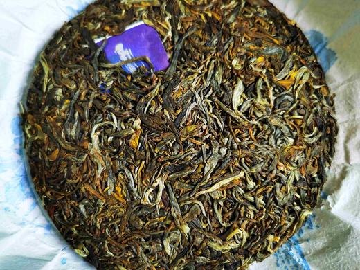 有生之年还是值得一喝——西双版纳勐腊倚邦猫耳朵2020年春茶生饼200g，送礼盒礼袋 商品图2