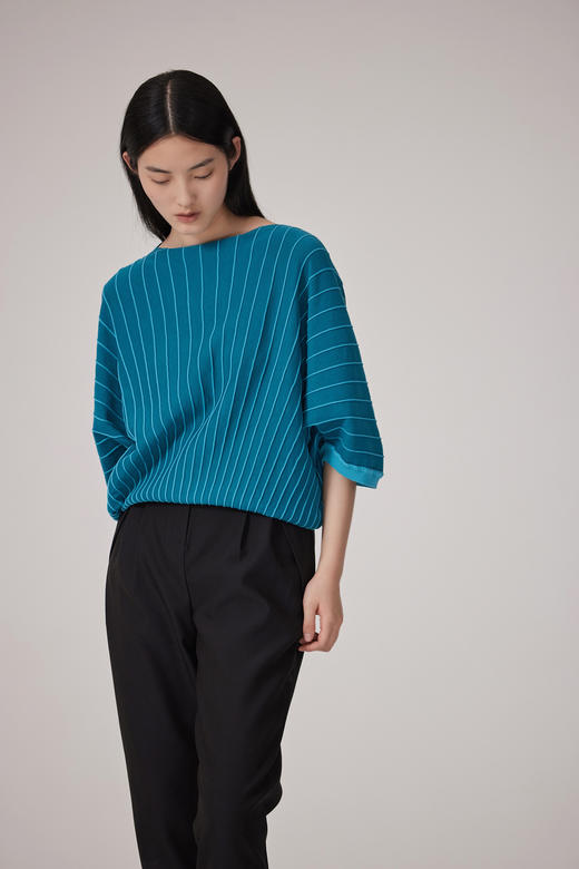  春夏 一字领针织百褶女套衫 SJS93W010N 商品图2