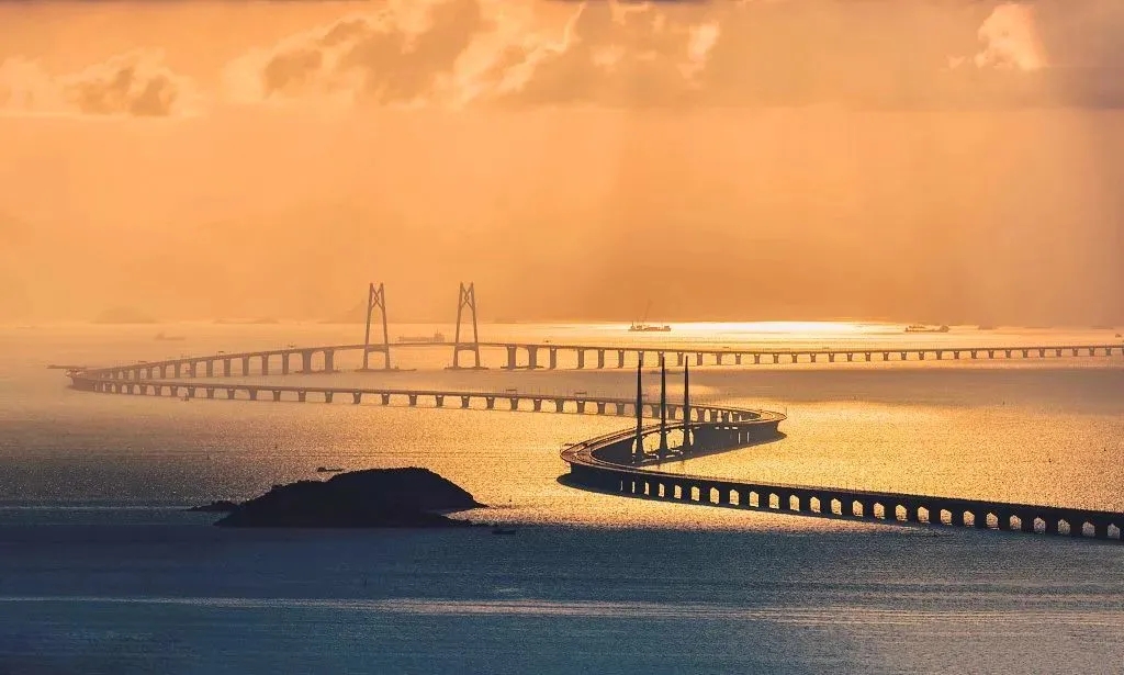 户外@【港珠澳大桥】船游世界最长的跨海大桥，圆明新园1天；每周六、周日出发，