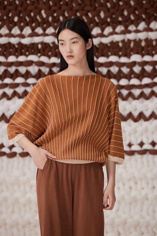  春夏 一字领针织百褶女套衫 SJS93W010N 商品图3