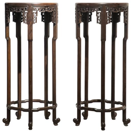 清代 红木回纹打洼五足圆花几（一对） 商品图5