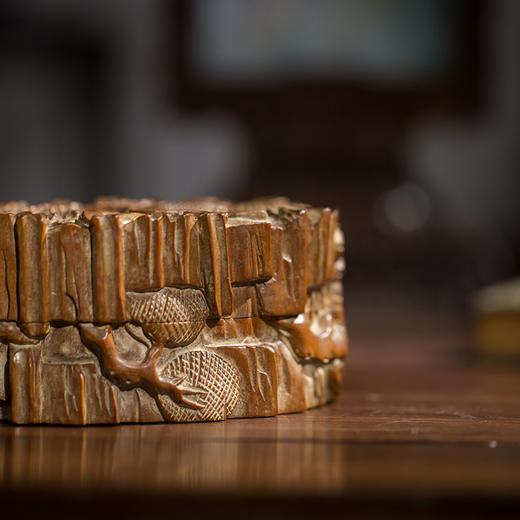 清代 老山檀香松树纹印泥盒 商品图3