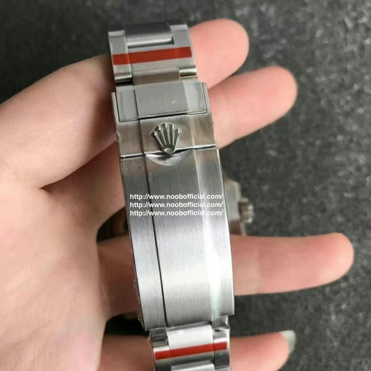 🆕N厂新品 黑水鬼绿水鬼V12版本SUB版的，主要升级机芯摆轮，跟表壳内结构细节，还有外观表带表壳拉砂打磨。V12版本只有新3135机芯。现货出售。 商品图4