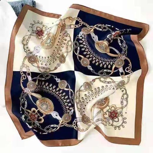 【内购不退换】【魔法丝巾】【一抹色彩 点亮整身搭配】【现货】臣禾【经典实用款】方巾好用又好看仿真丝锻面【多场合搭配用途】S211270330 商品图4