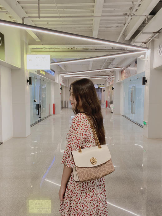 Coach蔻驰山茶花Parker26号-白咖 商品图2