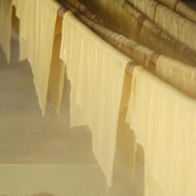 国家地理标志产品，云南石屏手工原汁豆腐皮，舌尖上的中国重点推荐 ，0添加。配料只有大豆和水，豆香浓郁 口感劲道