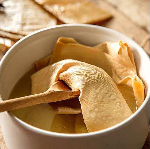 国家地理标志产品，云南石屏手工原汁豆腐皮，舌尖上的中国重点推荐 ，0添加。配料只有大豆和水，豆香浓郁 口感劲道 商品图3