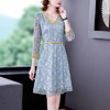 AHM- prfs9723 蓝色蕾丝连衣裙女装2021春夏新款优雅气质V领雏菊印花中长款A字裙 商品缩略图3