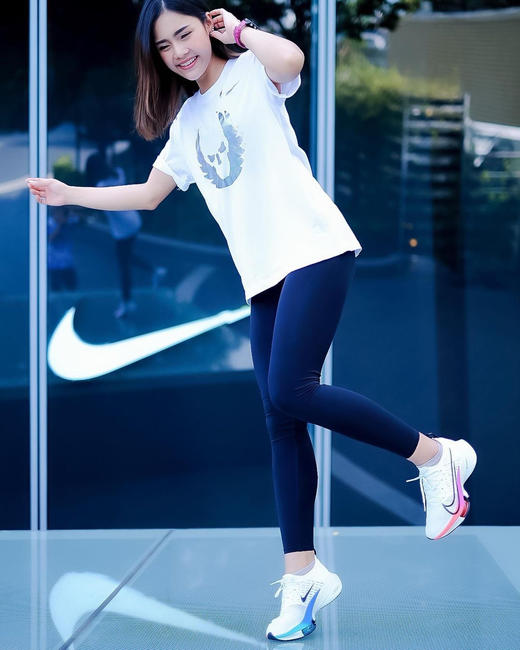 NIKE ZOOM TEMPO Next% FK 彩虹马拉松跑鞋 商品图8