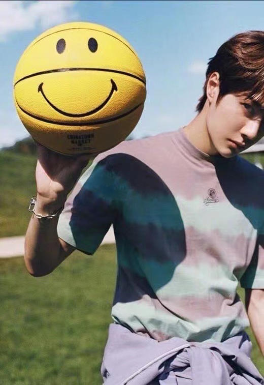 Chinatown Market 黄色篮球 商品图2