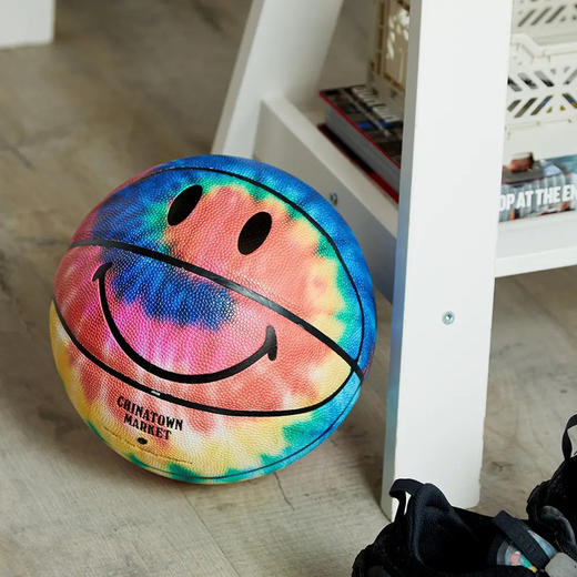 Chinatown Market 彩色篮球 商品图1