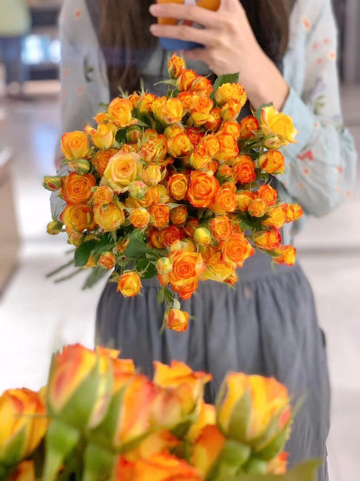 眼线多头玫瑰【你说我眼睛闪闪的有星星，因为抬头转身，就能看到你】简小姐精选 稀有温暖复古肯尼亚进口品种玫瑰 橙色系多头 眼线/眼线笔9+1枝（防花损）2件包邮 下单5天内发货 商品图8