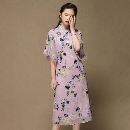 上海旗袍厂AYK-QF-201120粉紫兰花印花改良旗袍2021春夏女装流苏中袖拼接系带复古连衣裙 商品图2