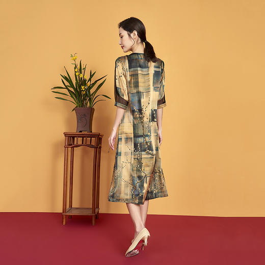 上海旗袍厂XT-CT20-307新款女式复古优雅简约连衣裙 商品图3