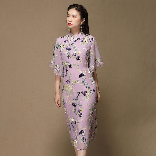 上海旗袍厂AYK-QF-201120粉紫兰花印花改良旗袍2021春夏女装流苏中袖拼接系带复古连衣裙 商品图0