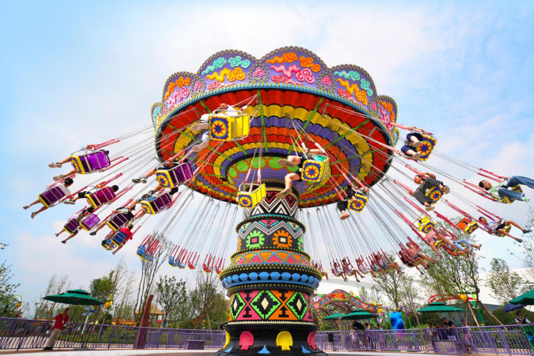 一票畅玩24余项游乐设备,欣赏2个演艺项目!快约上同学一起来玩!