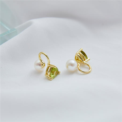 Pearl moments 橄榄石珍珠耳夹 商品图12